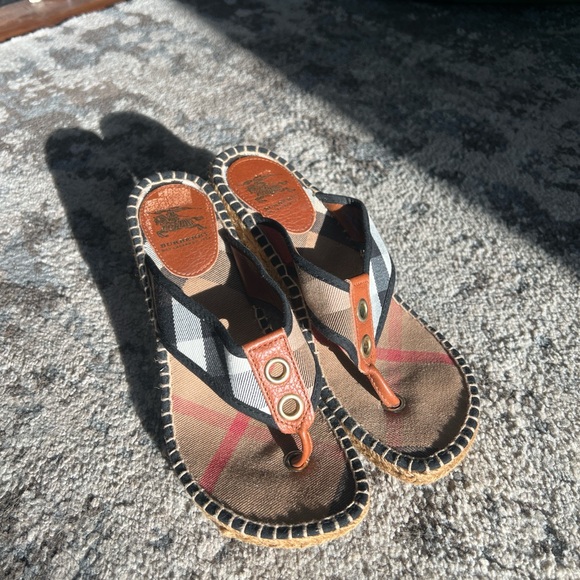 Burberry Wedge Plaid print, tan, red and light blue color. 3.5’ heel - Picture 2 of 5